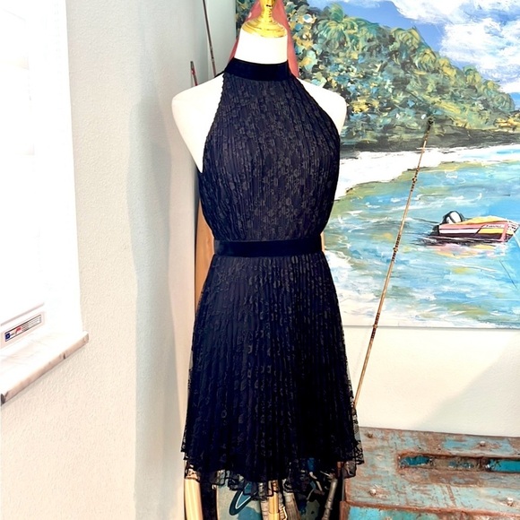 Ali & Jay,Intricate Lace Design,Contrasting Velvet Accents, Excellent Con,Size S - Picture 9 of 12